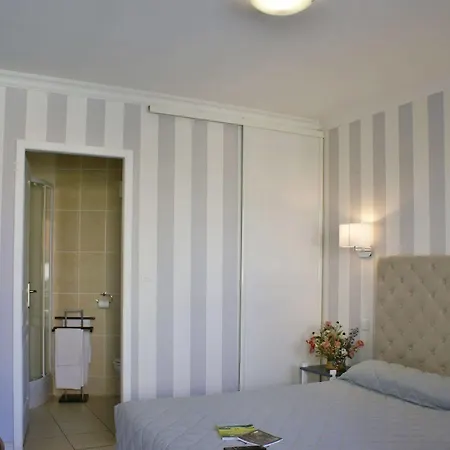 Restaurant La Verperie מלון סרלה-לה קנדה