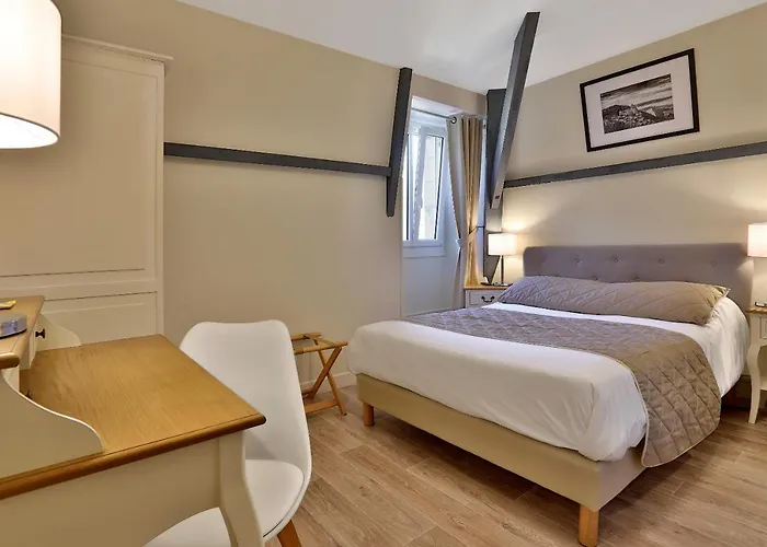 Restaurant La Verperie فندق سارلا لا كانيدا