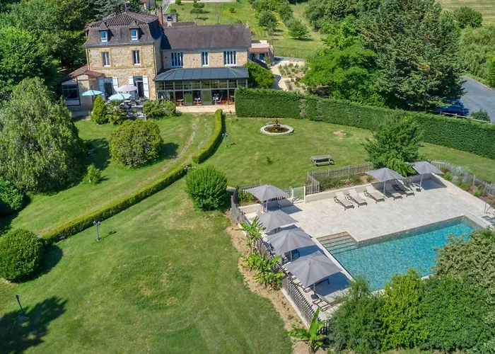 Отель Restaurant La Verperie Сарла-ла-Канеда