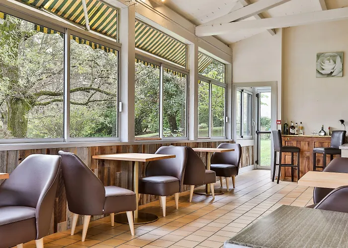 Restaurant La Verperie سارلا لا كانيدا