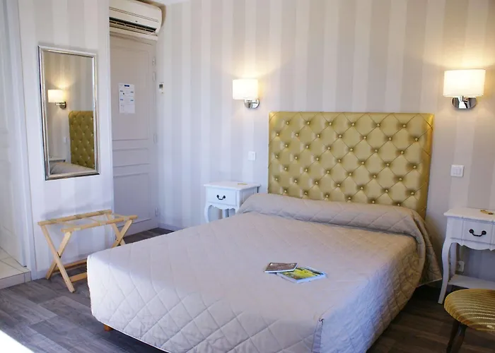 Restaurant La Verperie 3* سارلا لا كانيدا